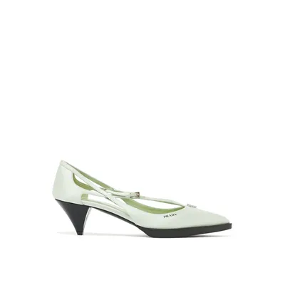 Prada グリーンのパンプス Cut-Out Satin Pumps